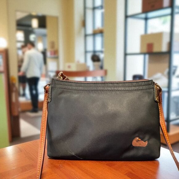 Dooney & Bourke Black Nylon Leather Suede Trim Duck Logo Crossbody Bag Pouchette - Picture 1 of 7